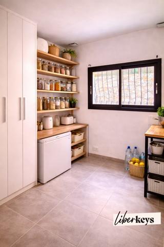 Villa provençale 230 m² | 10 pièces | 5 chambres | Terrain 1 900 m² | Écrin de verdure | Roquebrune-Cap-Martin