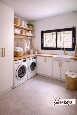 Villa provençale 230 m² | 10 pièces | 5 chambres | Terrain 1 900 m² | Écrin de verdure | Roquebrune-Cap-Martin