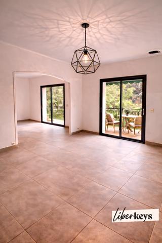 Villa provençale 230 m² | 10 pièces | 5 chambres | Terrain 1 900 m² | Écrin de verdure | Roquebrune-Cap-Martin