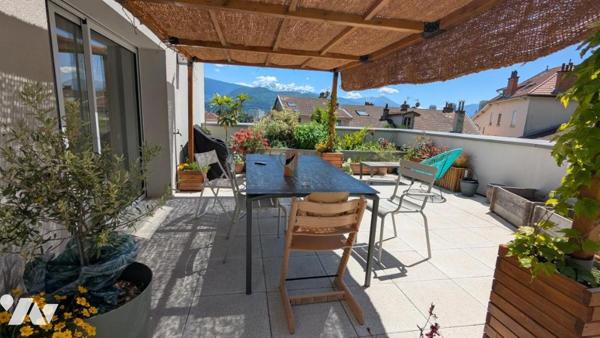 LA TRONCHE - proche CHU et GRENOBLE - T4  de 91 m² avec terrasse  39 m² dans copro fin 2022