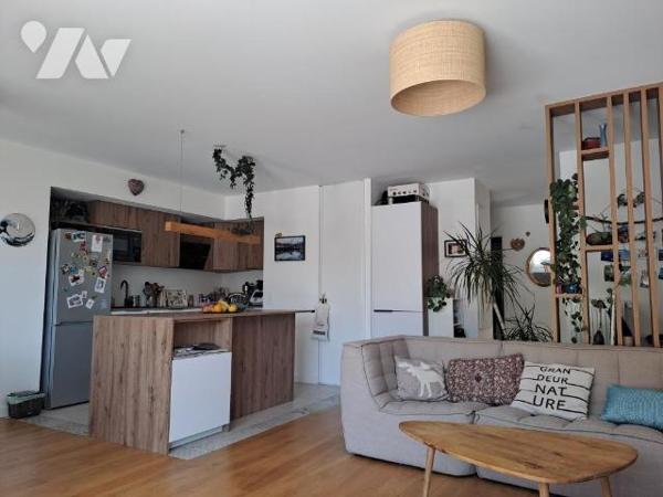 LA TRONCHE - proche CHU et GRENOBLE - T4  de 91 m² avec terrasse  39 m² dans copro fin 2022