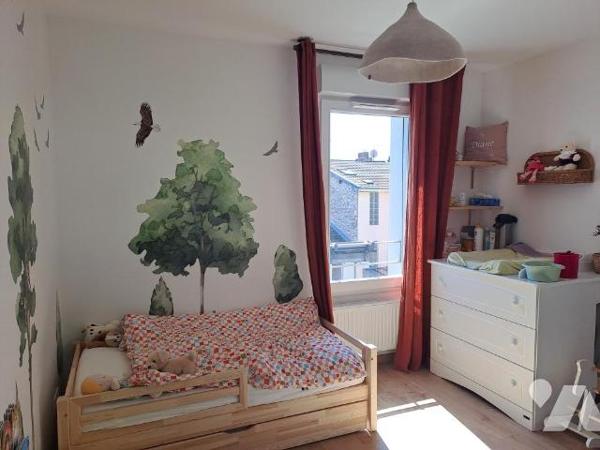 LA TRONCHE - proche CHU et GRENOBLE - T4  de 91 m² avec terrasse  39 m² dans copro fin 2022