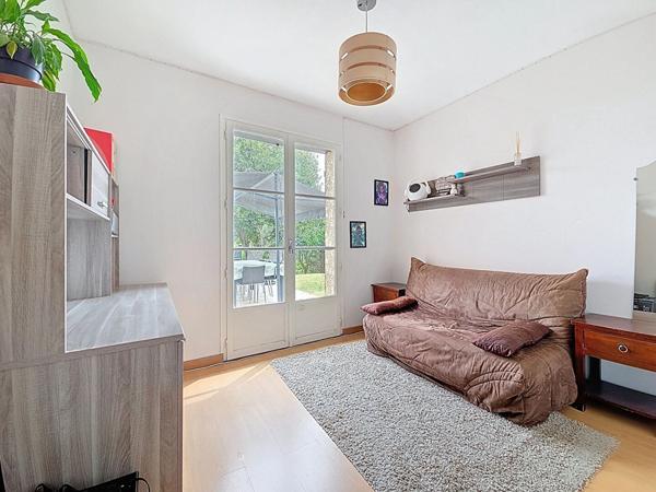 Exclusivité Nestenn. Grand maison familiale 6 pièces de 158m² sur un terrain arboré et piscinable de 700m²