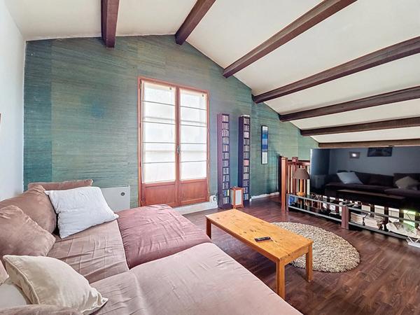 Exclusivité Nestenn. Grand maison familiale 6 pièces de 158m² sur un terrain arboré et piscinable de 700m²