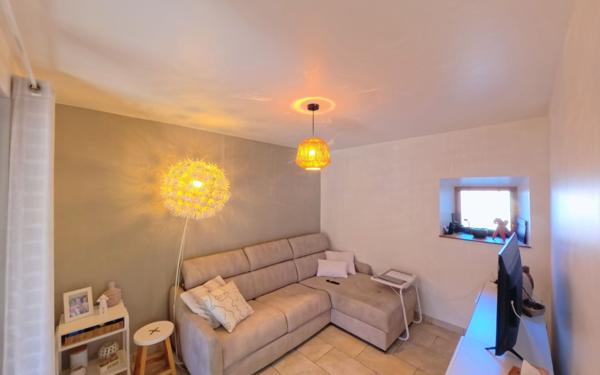 Maison à vendre    3 pièces •  Loyettes