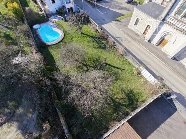A VENDRE TERRAIN CONSTRUCTIBLE 400 M2 CHAPAREILLAN CENTRE 38530.