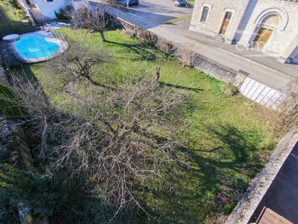 A VENDRE TERRAIN CONSTRUCTIBLE 400 M2 CHAPAREILLAN CENTRE 38530.