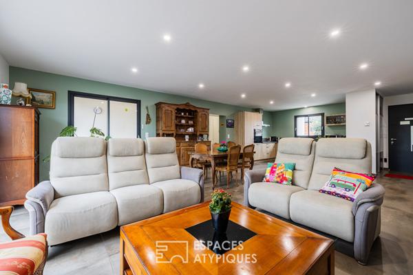 Maison récente en pierre de taille à l’esprit charentais