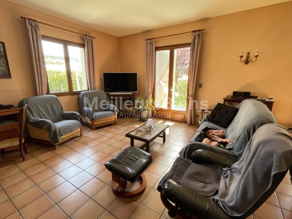 Maison d'habitation avec garage et atelier