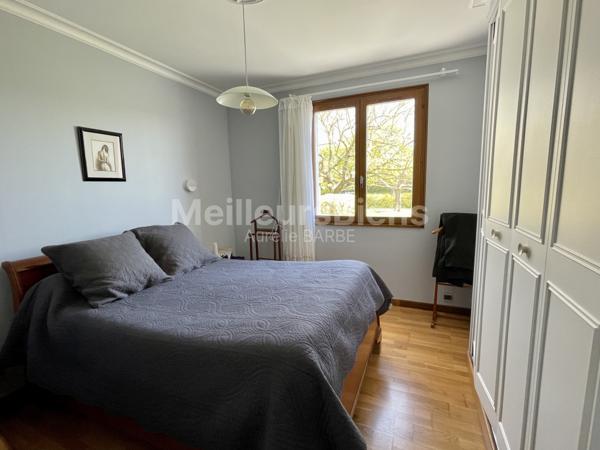 Maison d'habitation avec garage et atelier