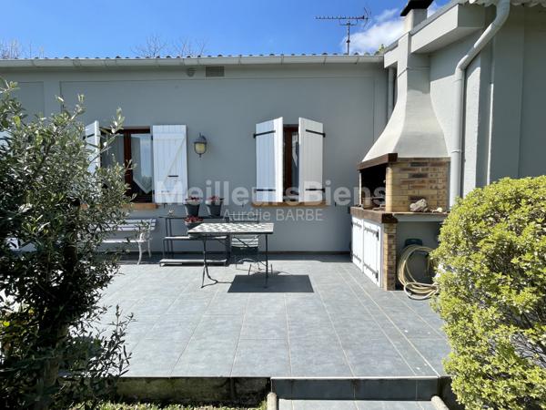 Maison d'habitation avec garage et atelier