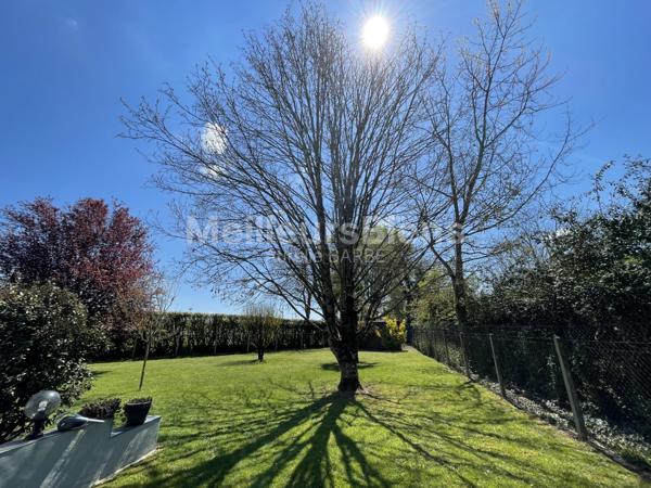 Maison d'habitation avec garage et atelier