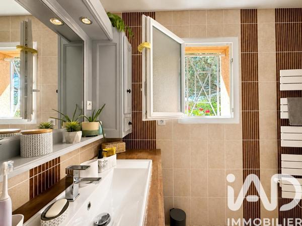 Maison à vendre 4 pièces 126 m² Saint-Pierre-d'Eyraud