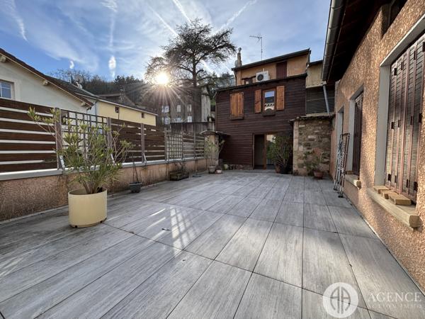 Serrières (07340) Maison avec terrasse, dépendance et garages – Une rareté à Serrières !