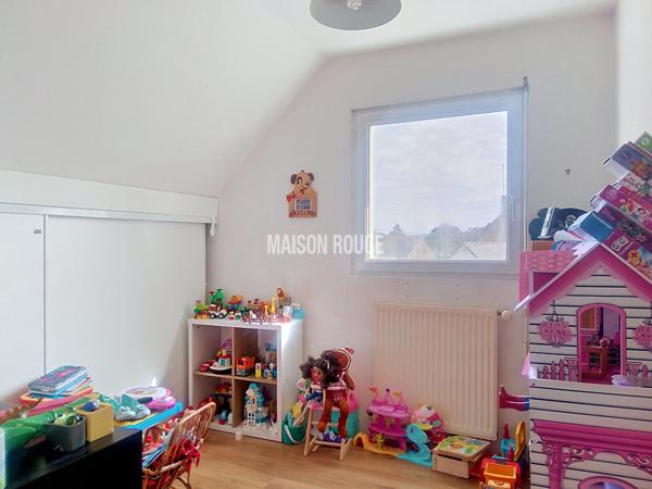 SAINT-BRIEUC IDÉAL GRANDE FAMILLE : 6 CHAMBRES + BUREAU - JARDIN - GARAGE --SANS TRAVAUX