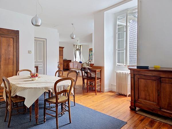 Appartement de caractère en plein centre-ville de Pau - 4 Chambres - Cave - Grenier