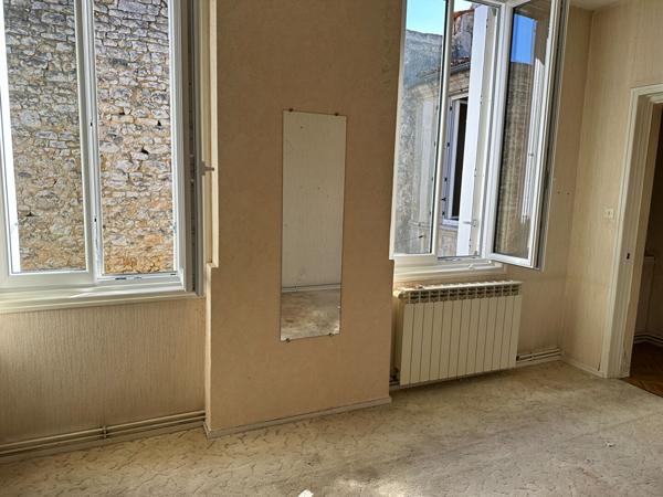 Maison Duplex Fond de cour à rénover