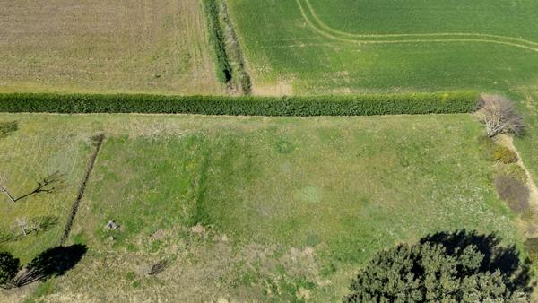 Terrain Aureville 1972 m2