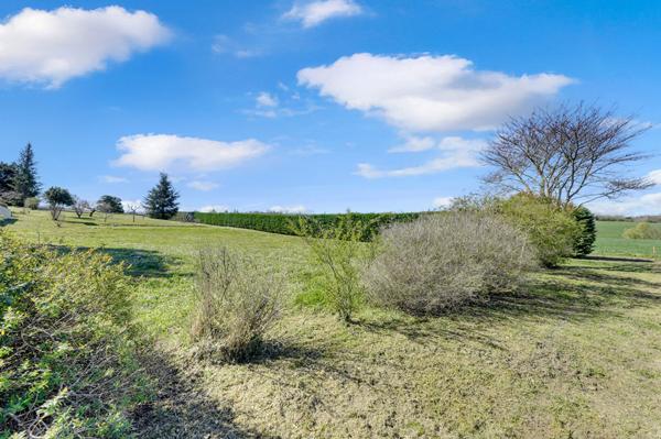 Terrain Aureville 1972 m2