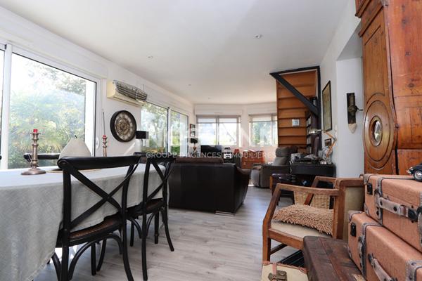 Vaste maison familiale de 180 m² avec possibilité de créer un deuxième logement - Garage et jardin