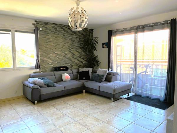 Appartement T3 de 75 m² au deuxieme et dernier étage