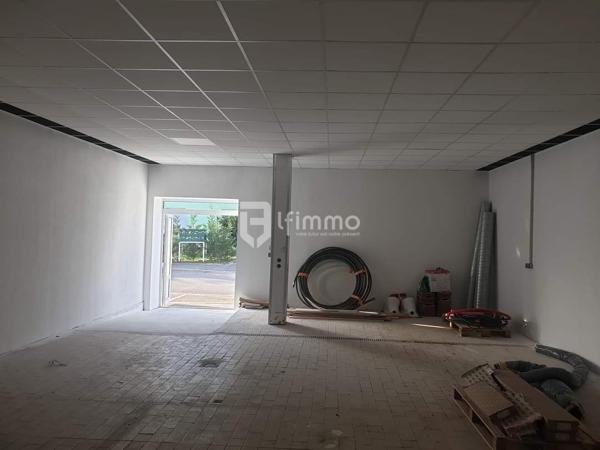 Local commercial 82 m²
