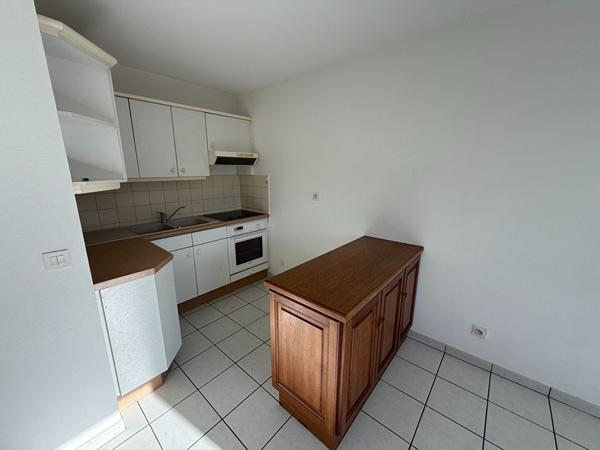 FAVERGES. APPARTEMENT T2 DE 36.89M² AVEC PARKING PRIVATIF ET CAVE