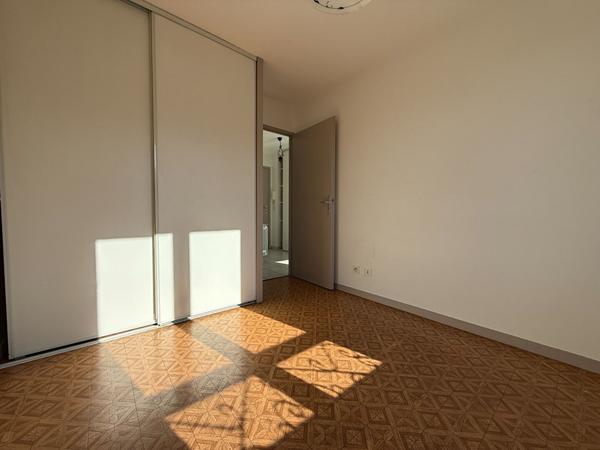 FAVERGES. APPARTEMENT T2 DE 36.89M² AVEC PARKING PRIVATIF ET CAVE
