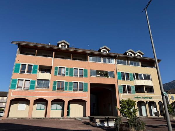 FAVERGES. APPARTEMENT T2 DE 36.89M² AVEC PARKING PRIVATIF ET CAVE