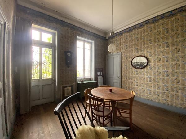 Ancienne maison de caractère dans village