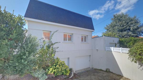 Maison spacieuse à vendre à Le Loroux-Bottereau - 10 pièces, 5 chambres