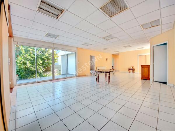 Maison spacieuse à vendre à Le Loroux-Bottereau - 10 pièces, 5 chambres