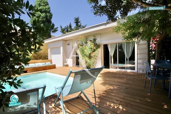 EXCLUSIVITÉ - PÉROLS CENTRE VILLE - VILLA DE PLAIN-PIED - NON MITOYENNE - 100 M2 - ENTIEREMENT RÉNOVÉE EN 2019 - 4 PIÉCES - 3 CHAMBRES DONT 1 CHAMBRE PARENTALE - GARAGE À MOTOS - PARKING PRIVATIF - CLIMATISATION - CHAUFFAGE GAZ - TERRASSE BOIS - PISCINE