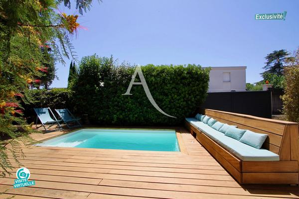 EXCLUSIVITÉ - PÉROLS CENTRE VILLE - VILLA DE PLAIN-PIED - NON MITOYENNE - 100 M2 - ENTIEREMENT RÉNOVÉE EN 2019 - 4 PIÉCES - 3 CHAMBRES DONT 1 CHAMBRE PARENTALE - GARAGE À MOTOS - PARKING PRIVATIF - CLIMATISATION - CHAUFFAGE GAZ - TERRASSE BOIS - PISCINE