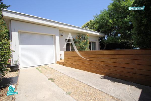 EXCLUSIVITÉ - PÉROLS CENTRE VILLE - VILLA DE PLAIN-PIED - NON MITOYENNE - 100 M2 - ENTIEREMENT RÉNOVÉE EN 2019 - 4 PIÉCES - 3 CHAMBRES DONT 1 CHAMBRE PARENTALE - GARAGE À MOTOS - PARKING PRIVATIF - CLIMATISATION - CHAUFFAGE GAZ - TERRASSE BOIS - PISCINE