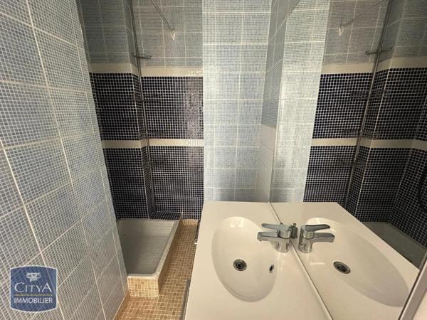 Appartement à louer 3 pièces 62.83m² Saint-Égrève (38120)