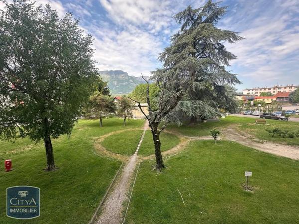 Appartement à louer 3 pièces 62.83m² Saint-Égrève (38120)