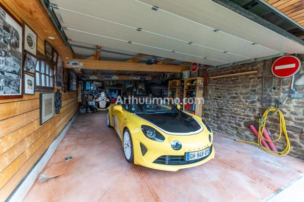 Vente Maison 12 pièces 700 m2 à Tinténiac