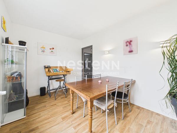 A Vendre à Aurillac, quartier Marmiers, Maison mitoyenne de type 7 avec garage et jardin paysagé.