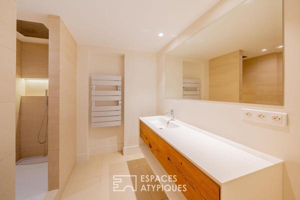 Appartement contemporain avec jardin face à la Marina