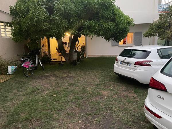 A louer grand Appartement T4 sur ETANG SALE LES BAINS avec un beau et grand jardin