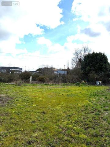 Terrain à usage professionnel à vendre à Bréal-sous-Montfort en Ille-et-Vilaine (35310), ref : JS/439