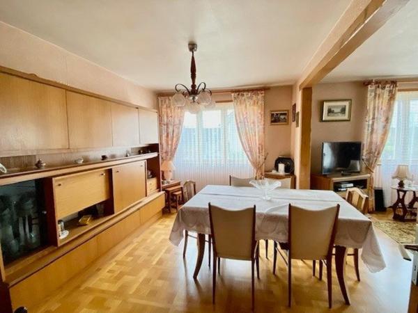 Maison T7 avec 5 chambres sur 9 ares