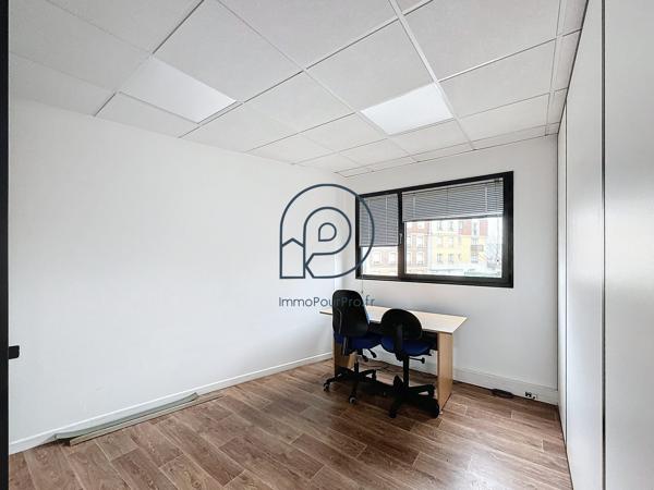 Marcq-en-Barœul – Bâtiment indépendant 350 m² avec parking | Emplacement stratégique | À vendre