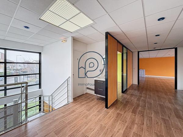 Marcq-en-Barœul – Bâtiment indépendant 350 m² avec parking | Emplacement stratégique | À vendre