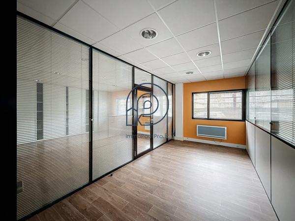 Marcq-en-Barœul – Bâtiment indépendant 350 m² avec parking | Emplacement stratégique | À vendre