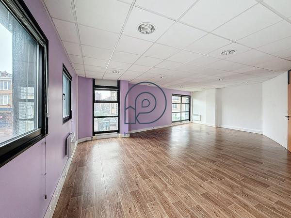 Marcq-en-Barœul – Bâtiment indépendant 350 m² avec parking | Emplacement stratégique | À vendre