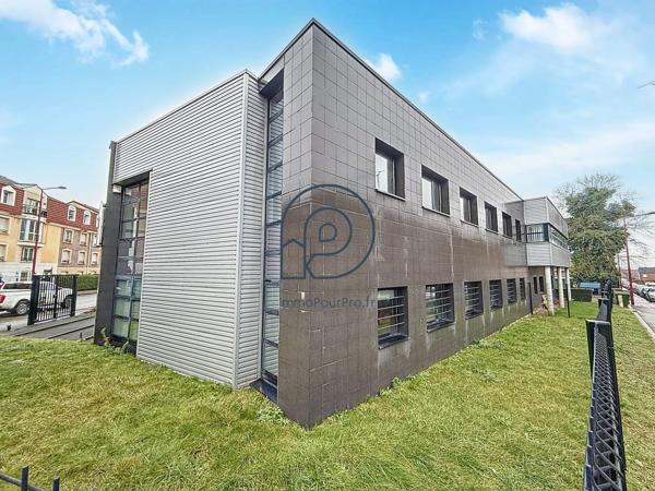 Marcq-en-Barœul – Bâtiment indépendant 350 m² avec parking | Emplacement stratégique | À vendre