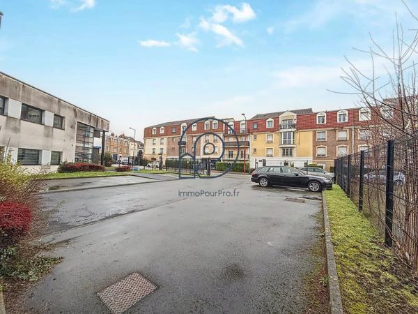 Marcq-en-Barœul – Bâtiment indépendant 350 m² avec parking | Emplacement stratégique | À vendre