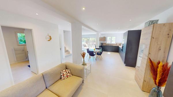 À VIDAUBAN ,Maison contemporaine RE 2020, 5 chambres , À moins de 500 000  !